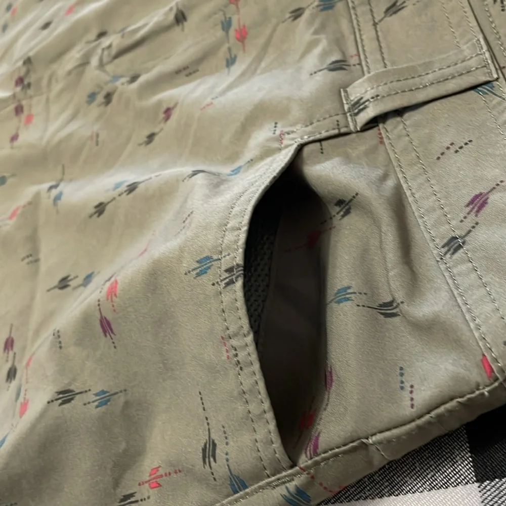 Eddie Bauer Adventurer 2.0 Olive Green Horizon Skirt Skort Shorts Arrow UPF 50